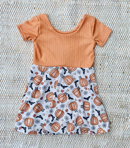 2T Pumpkins/Bats/Fall Twirl Dress and Bummies Set